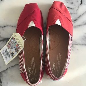 Toms classics size 9.5